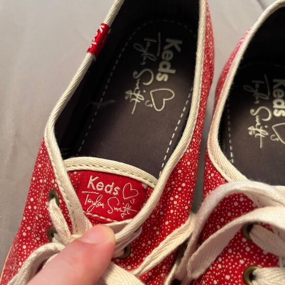 💥Final Sale 💥Taylor Swift Keds Red Shoes Size 8.5 - Picture 4 of 7